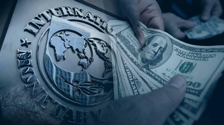 <p>IMF, 2026 ve 2027 yıllarına ilişkin k&uuml;resel b&uuml;y&uuml;me tahminlerini sırasıyla y&uuml;zde 3,0 ve y&uuml;zde 3,4 seviyesinde korurken, d&uuml;nya ekonomisinin son iki yıldaki ortalama b&uuml;y&uuml;me hızının altında kalacağını &ouml;ng&ouml;rd&uuml;.</p>

<p>&nbsp;</p>
