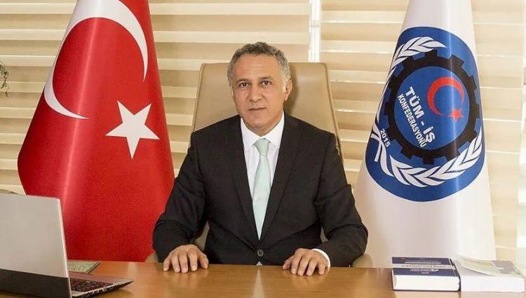 <p><strong>"KAPORA İADESİ İ&Ccedil;İN S&Ouml;ZLEŞMEDEKİ MADDELER BELİRLEYİCİDİR"</strong></p>

<p>En &ccedil;ok karşılaştıkları husus hakkında bilgi veren Şahin, ş&ouml;yle konuştu:</p>

<p>"Bir d&uuml;ğ&uuml;n organizasyonu yapılacak, kaporalar veriliyor ya da &ouml;deme tamamen yapılıyor fakat d&uuml;ğ&uuml;ne 2 ay veya 15 g&uuml;n kala d&uuml;ğ&uuml;n iptal ediliyor. İşte burada bizim d&uuml;ğ&uuml;n salonuna vermiş olduğumuz paranın tamamı mı gitti, kaporası mı gitti, ne olacak? D&uuml;ğ&uuml;n salonunun bizden alacağı mı var, bizim ondan alacağımız mı var gibi tartışmalar yaşanıyor. İşte bunun &ouml;n&uuml;ne ge&ccedil;mek i&ccedil;in mutlaka cayma durumunda, 31 g&uuml;n ve &uuml;st&uuml; bir zaman diliminde vazge&ccedil;mişsek bizim paramızı tamamen alma gibi bir hakkımız var. Fakat 30 g&uuml;n&uuml;n altındaysa, kapora ya da y&uuml;zde 10 gibi bir oran belirleyerek d&uuml;ğ&uuml;n salonuna, salonu başkasına verememe ihtimalinden dolayı d&uuml;ğ&uuml;n g&uuml;n&uuml;ne az kaldığı i&ccedil;in bir &ouml;deme yapılır. Ş&ouml;yle bir durum da var, eğer o g&uuml;n d&uuml;ğ&uuml;n salonu verilmişse, biz iptal etmemize rağmen o salon bizden kesmiş olduğu kaporayı da iade eder. Bunu hakem heyeti marifetiyle alabiliriz. Bu şartları eğer s&ouml;zleşmeye yazarsak, bir sıkıntıyla karşılaştığımızda bizi koruyan bir unsur haline geliyor. Buna dikkat edelim."</p>
