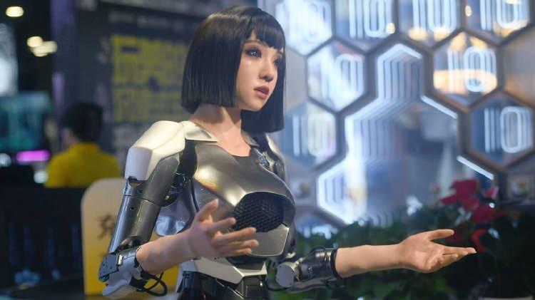 <p>Zamanla yapay zeka modeli iyileştik&ccedil;e, robot daha az y&ouml;nlendirmeye ihtiya&ccedil; duyuyor ve daha otonom hale geliyor. Şirket yetkilileri bu sistemi "s&uuml;rekli bir &ouml;ğrenme d&ouml;ng&uuml;s&uuml;" olarak tanımlıyor. Bu d&ouml;ng&uuml; &ccedil;er&ccedil;evesinde robotlar &ccedil;alışıyor, veri topluyor ve her d&ouml;ng&uuml;de ger&ccedil;ek ortamda, ger&ccedil;ek g&ouml;revlerle daha iyi hale geliyor.</p>
