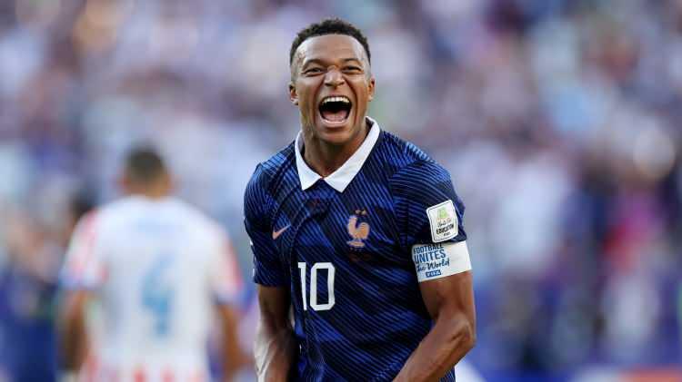 <p><strong><span style="color:#B22222">3)&nbsp; KYLIAN MBAPPE&nbsp;</span> |&nbsp; 4.05 MİLYON PAYLAŞIM&nbsp; (Fransa)</strong></p>
