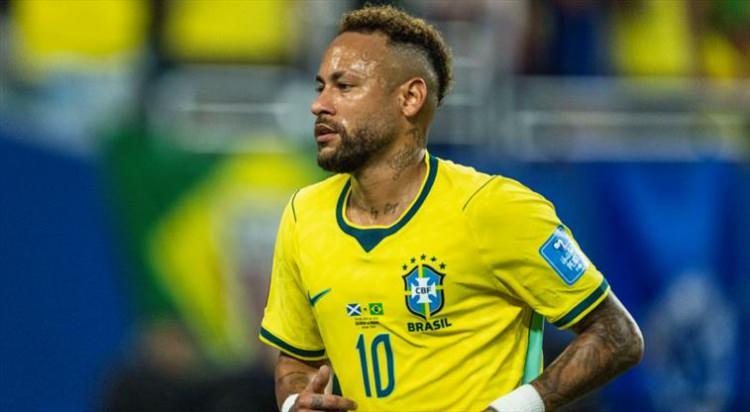 <p>4- Neymar | 241 milyon takip&ccedil;i | 7 milyon takip&ccedil;i</p>
