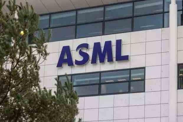 <p><strong><span style="color:#B22222">50)&nbsp; ASML</span>&nbsp; |&nbsp; DEĞERİ: 482 MİLYAR DOLAR</strong></p>

<p>&nbsp;</p>

<p>Hollanda merkezli şirket bilgisayar &ccedil;ipi &uuml;retiyor.</p>
