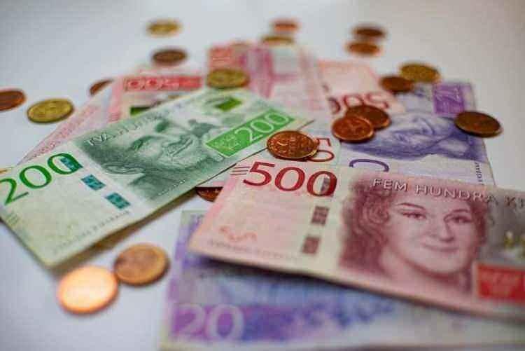 <p><strong><span style="color:#B22222">46)&nbsp; İSVE&Ccedil; KRONU&nbsp;</span> |&nbsp; 540 MİLYAR DOLAR</strong></p>
