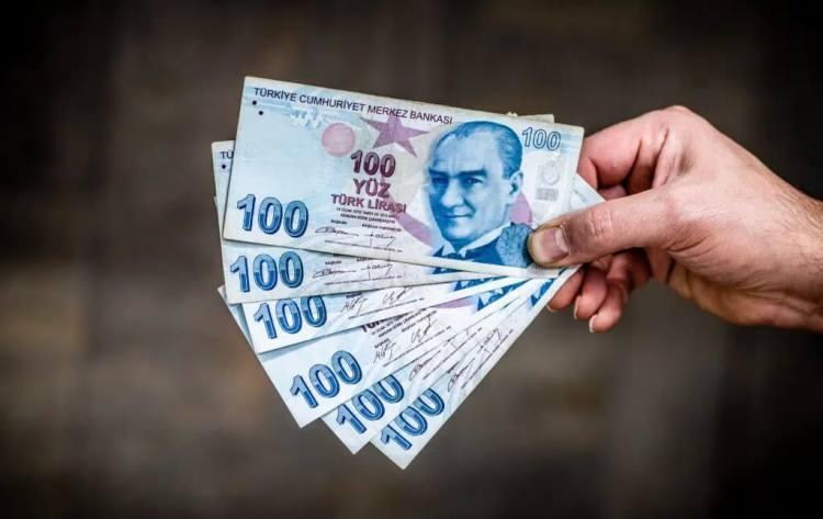 <p>Meclis Plan ve B&uuml;t&ccedil;e Komisyonu'nda kabul edilen kanun teklifiyle birlikte, en d&uuml;ş&uuml;k emekli maaşı (taban aylık) ise 23.552 TL'ye y&uuml;kseltildi</p>
