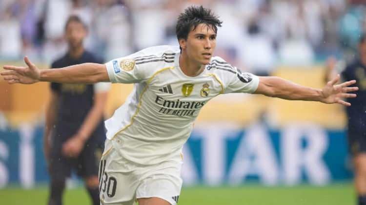 <p>Kanarya, Real Madrid'in 22 yaşındaki forveti Gonzalo Garcia'yı satın alma opsiyonuyla kiralamak istiyor ve bu isteğini de Madrid devine bildirdi.</p>
