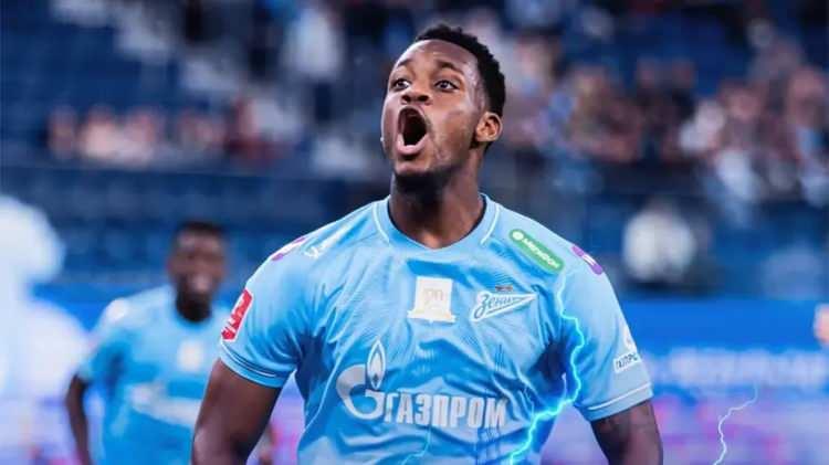 <p>Galatasaray'ın anlaşmaya vardığı Jhon Duran, kendisine zorluk &ccedil;ıkaran kul&uuml;b&uuml; Al Nassr'a resti &ccedil;ekti.<br />
<br />
Kolombiyalı golc&uuml;, kul&uuml;b&uuml;nden ayrılık i&ccedil;in kolaylık isterken, Suudiler ise Duran'dan gelir elde etmek istiyor.<br />
<br />
(FOTOMA&Ccedil;)</p>
