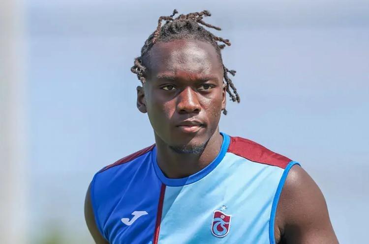 <p>Trabzonspor'un, Batista Mendy'nin transferi konusunda Getafe ile 4.5 milyon Euro bonservis bedeli karşılığında anlaşmaya vardığı iddia edildi.<br />
<br />
(FOTOMA&Ccedil;)</p>
