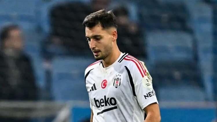 <p>Beşiktaş'ın yeni sezon planlamasında yer almayan Tayyip Talha Sanu&ccedil;'a Rizespor, Gen&ccedil;lerbirliği ve Kasımpaşa talip oldu&ccedil;.<br />
<br />
Transfer yarışında Rizespor'un bir adım &ouml;nde olduğu belirtildi.<br />
<br />
(FANATİK)</p>
