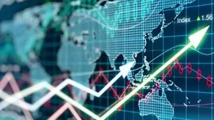 <p><strong>IMF'den para politikası mesajı</strong></p>

<p>&nbsp;</p>

<p>&nbsp;</p>

<p>Enflasyondaki yeniden y&uuml;kseliş beklentisi, b&uuml;y&uuml;k merkez bankalarının para politikasında da ihtiyatlı davranmayı s&uuml;rd&uuml;receğine işaret ediyor.</p>

<p>&nbsp;</p>

<p>IMF, fiyat baskılarının hedef seviyelerin &uuml;zerinde kalması nedeniyle faiz indirimlerinin beklenenden daha yavaş ilerleyebileceğini değerlendiriyor.</p>
