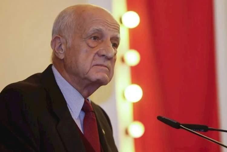 <p>Uzman heyet, Kıra&ccedil;'ın demans nedeniyle kısıtlılık koşullarını taşıdığı kanaatine varırken, başkalarının g&uuml;venliği a&ccedil;ısından herhangi bir tehdit oluşturmadığını da kaydetti.&nbsp;</p>

<p>&nbsp;</p>
