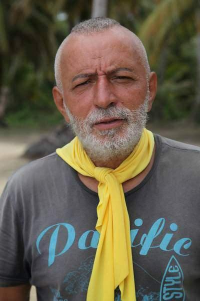 <p>Topaloğlu, aynı programda Levent i&ccedil;in "Yanlış insan kendine yapar, bana değil" ifadelerini kullandı.</p>

<p>&nbsp;</p>

<p>Bu s&ouml;zler &uuml;zerine şaşkınlığını gizleyemeyen sunucular, &uuml;nl&uuml; şarkıcıdan daha detaylı a&ccedil;ıklama isteseler de, Topaloğlu s&ouml;zlerini bu şekilde noktaladı.</p>
