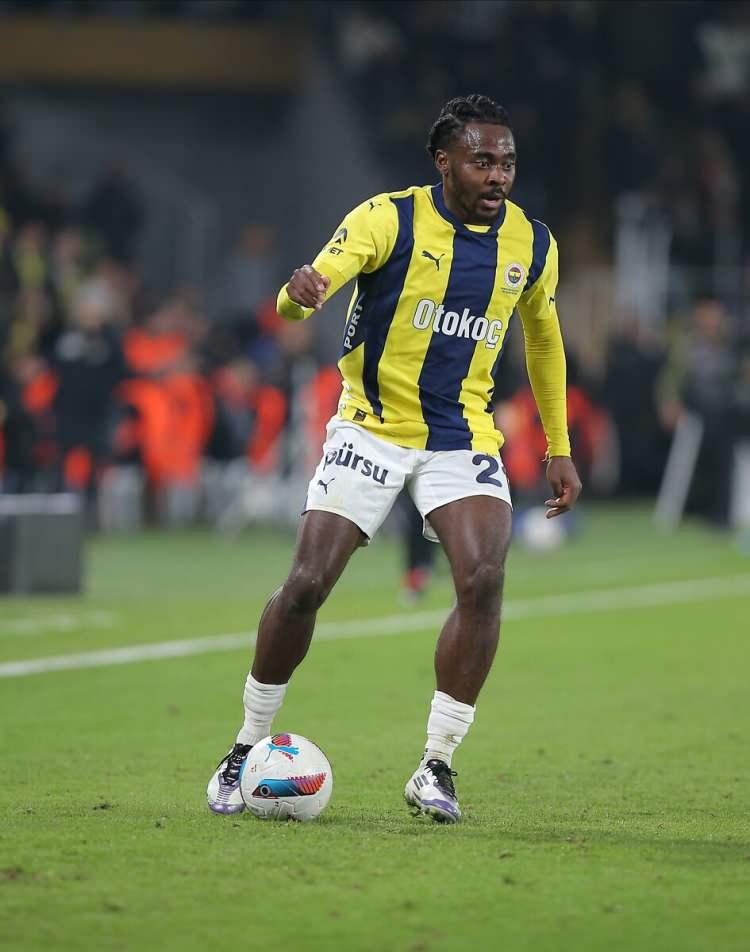 <p>Fenerbah&ccedil;e'nin eski yıldızlarından Osayi Samuel, S&uuml;per Lig'e geri d&ouml;nebilir.&nbsp;</p>

<p>&nbsp;</p>
