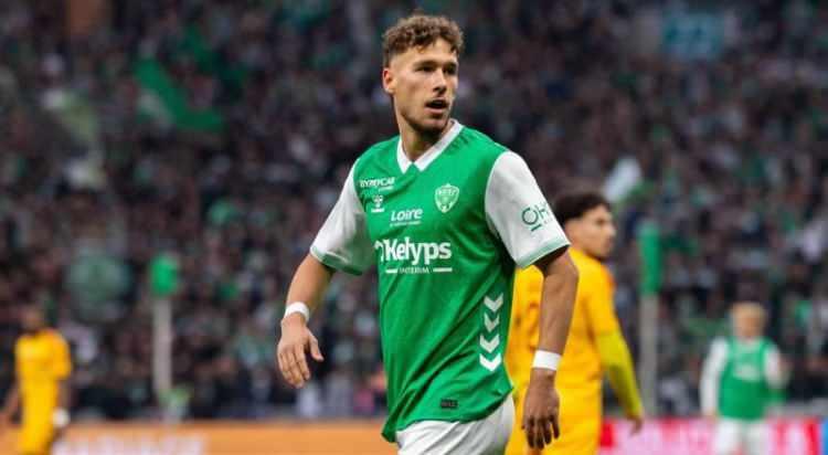 <p>Victor Osimhen'in arkasına U23 kontenjanından bir takviye yapmak isteyen Galatasaray, St. Etienne forması giyen 21 yaşındaki santrfor Stassin ile el sıkışmaya &ccedil;ok yakın.<br />
<br />
(Fanatik)</p>
