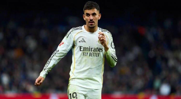 <p>Beşiktaş, orta saha rotasyonunu g&uuml;&ccedil;lendirmek i&ccedil;in Dani Ceballos'u g&uuml;ndemine aldı. Real Madrid ile s&ouml;zleşmesi sona eren yıldız futbolcu i&ccedil;in girişimlere başladığı &ouml;ne s&uuml;r&uuml;ld&uuml;.<br />
<br />
(Fanatik)</p>
