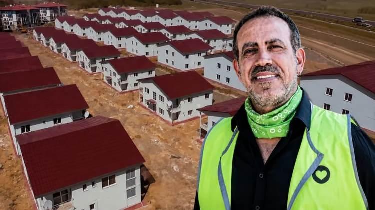<p>D&uuml;n g&ouml;zaltına alınan Haluk Levent'le ilgili yeni gelişmeler yaşanmaya devam ediyor.</p>

<p>Son olarak Levent'in asistanıyla WhatsApp mesajlaşmaları&nbsp;ortaya &ccedil;ıktı.&nbsp;</p>

<p>&nbsp;</p>
