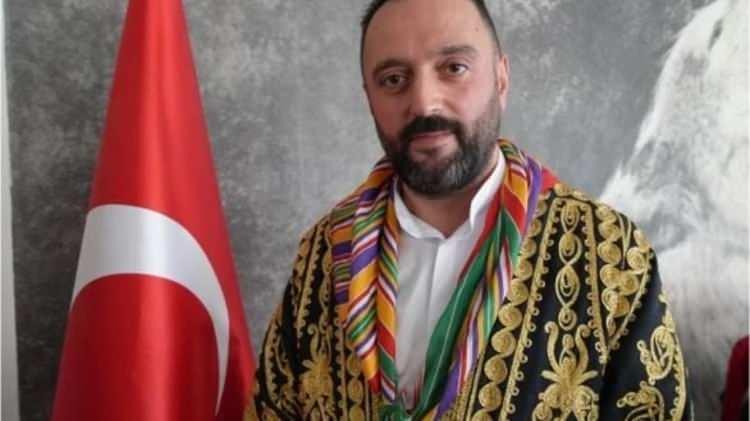 <p>⁠Kemal Aydın (Balıkesirspor) &ndash;<br />
<br />
​Y&ouml;neticilik yaptığı d&ouml;nemde kendi kul&uuml;b&uuml;n&uuml;n ma&ccedil;ına rakip takım lehine veya Gol bahislerine 12 kupon oynadığı değerlendirilmektedir.</p>
