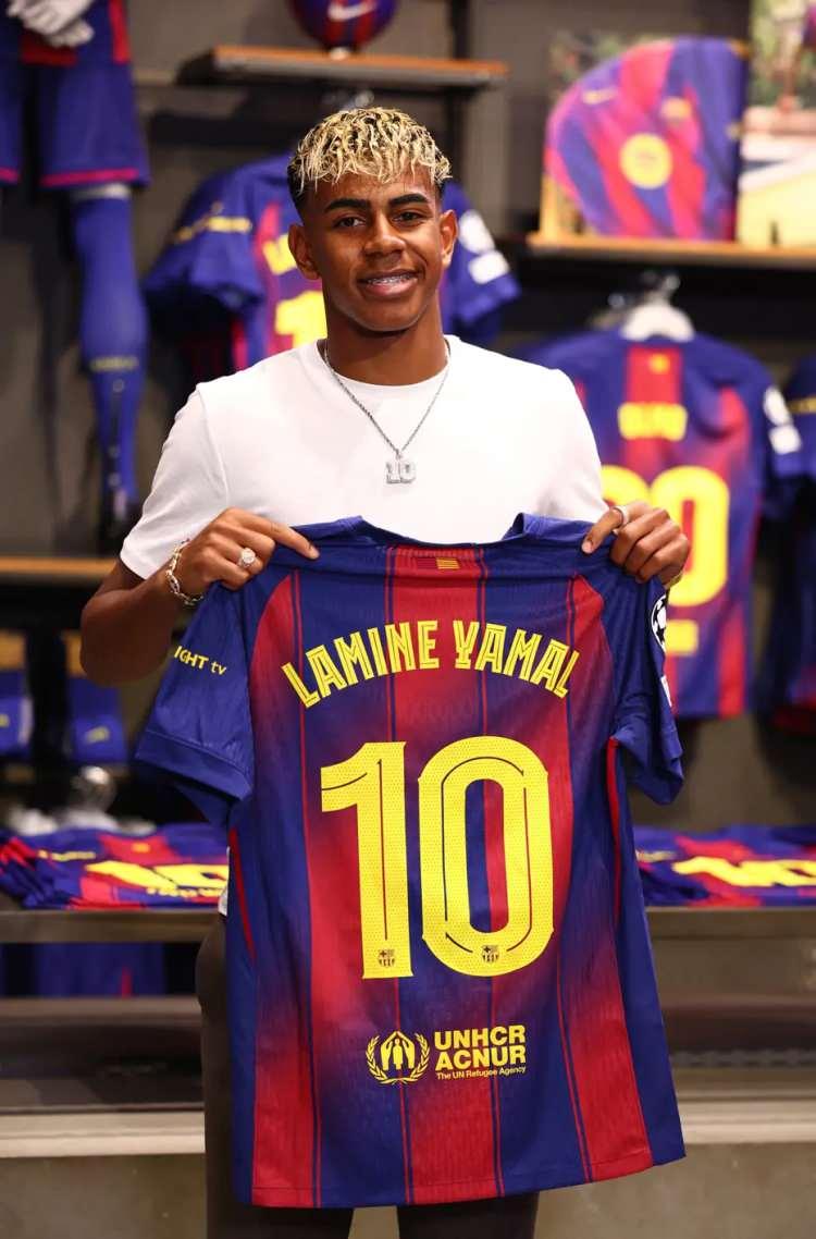<p><strong>2026 FIFA D&uuml;nya Kupası finalinde İspanya ile Arjantin'in karşı karşıya gelecek olması, Lionel Messi ile Lamine Yamal arasında yıllar &ouml;ncesine uzanan dikkat &ccedil;ekici bir hikayeyi yeniden g&uuml;ndeme taşıdı.</strong></p>
