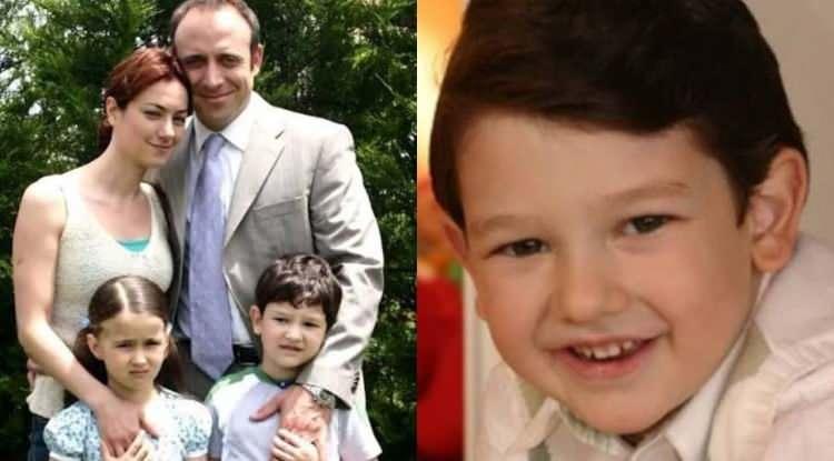 <p>2000'li yılların başlarına damga vuran Aliye dizisi, hem konusu hem de oyuncularıyla dikkat &ccedil;ekiyordu. &Ouml;zellikle &ccedil;ocuk oyuncuları ile &ouml;n plana &ccedil;ıkan dizide, Arda karakterini oynayan oyuncu Ayberk Ko&ccedil;ar'ın bug&uuml;nlerde ne yaptığı merak konusu oldu. Oyunculuğu bırakan Ko&ccedil;ar, hayatını bambaşka bir şekilde s&uuml;rd&uuml;r&uuml;yor...</p>
