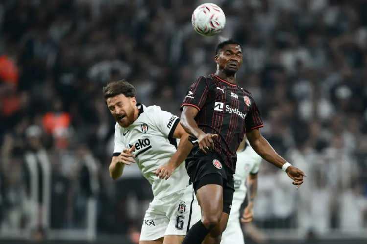 <p><strong>Politiken: "Midtjylland, kırmızı kart g&ouml;rmesine rağmen, T&uuml;rk kazanından az farklı yenilgiyle kurtuldu" </strong><br />
&nbsp;</p>

