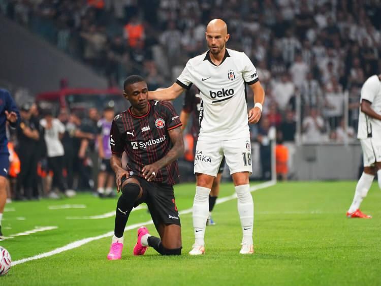 <p>"Midtjylland, Beşiktaş karşısında 75 dakika boyunca bir kişi eksik oynadı, ancak ikinci yarıdaki sağlam performansı umut veriyor."</p>
