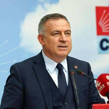 <p>GÖKHAN ZEYBEK</p>
