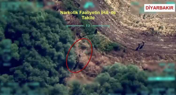 <p>İ&ccedil;işleri Bakanlığı, Jandarma Genel Komutanlığı Narkotik Su&ccedil;larla M&uuml;cadele Daire Başkanlığı koordinesinde Diyarbakır'da d&uuml;zenlenen operasyonlarda, 9,1 ton toz esrar elde edilebilecek 387 bin 882 k&ouml;k kenevir ve skunk bitkisinin ele ge&ccedil;irildiğini duyurdu.</p>

<p>&nbsp;</p>
