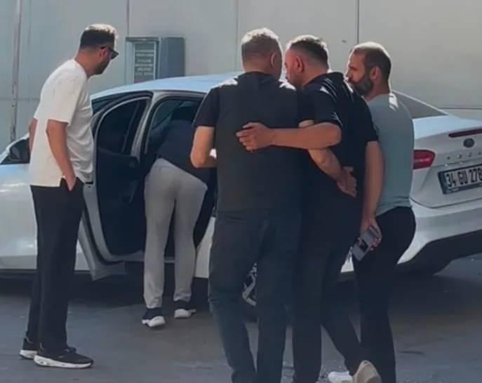 <p>"DELİKANLI OL &Ouml;Z&Uuml;R DİLE"</p>

