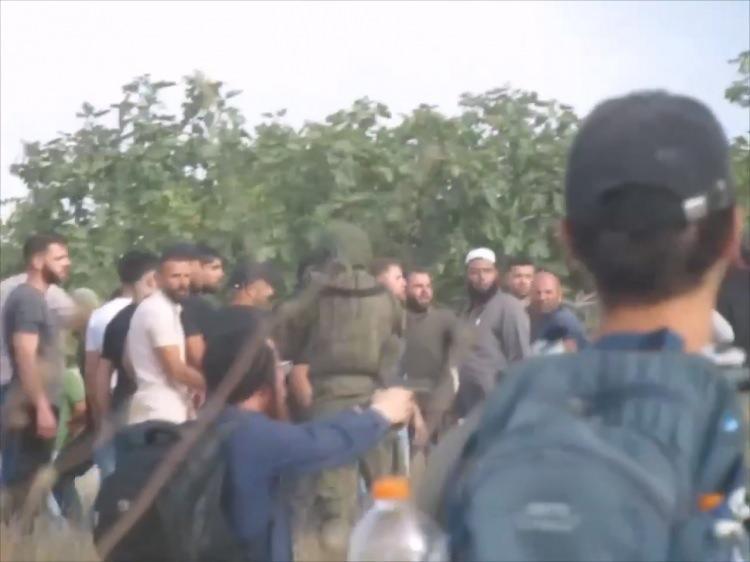 <p>Filistin sağlık yetkililerinin a&ccedil;ıklamalarına g&ouml;re, kurşunların hedefi olan 4 Filistinli olay yerinde feci şekilde can verdi. Saldırıda 3'&uuml; ağır olmak &uuml;zere 4 Filistinli ve 2 İsrailli yaralandı. İsrail ordusu ise b&ouml;lgede y&uuml;r&uuml;t&uuml;len operasyonel faaliyetler sırasında 2 askerinin &ouml;ld&uuml;ğ&uuml;n&uuml; doğruladı.</p>
