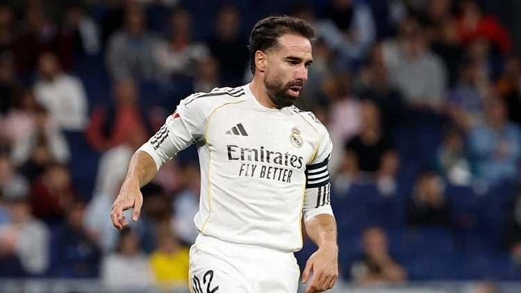 <p>Nelson Semedo ile yollarını ayırmak isteyen Fenerbah&ccedil;e'ye Real Madrid'e veda eden Daniel Carvajal &ouml;nerildi.<br />
<br />
Sarı lacivertli y&ouml;netim, İspanyol sağ bekin taleplerini dinleme kararı aldı.<br />
<br />
(FOTOMA&Ccedil;)</p>

