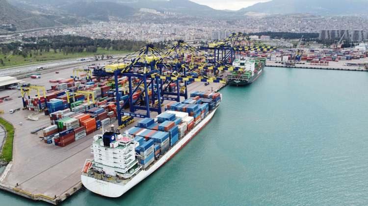 <p>Hatay'ın en b&uuml;y&uuml;k ekonomik merkezlerinden İskenderun, limanı, sanayi tesisleri ve ticaret hacmiyle b&ouml;lgesel bir &ccedil;ekim merkezi konumunda. Sanayi ve ticaretin g&uuml;c&uuml;, onu il olma konusunda iddialı kılıyor.</p>
