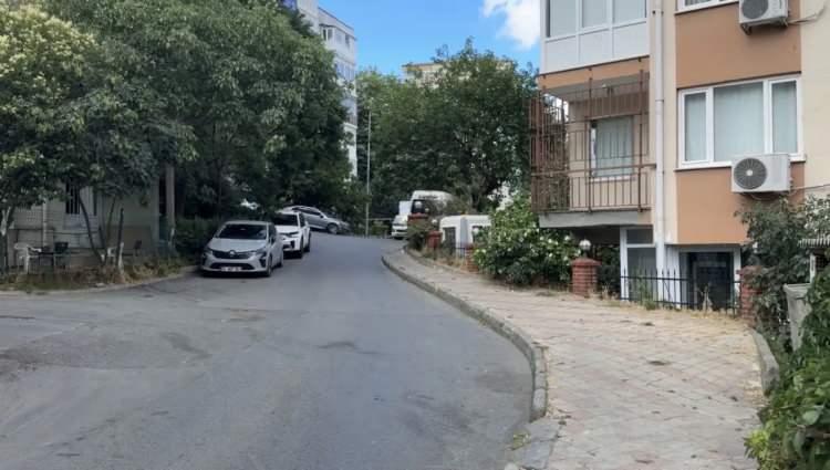 <p>Olay Yeri İnceleme Şube M&uuml;d&uuml;rl&uuml;ğ&uuml; ekiplerinin motosiklet &uuml;zerinde yaptığı &ccedil;alışmalarda Hamza T.'nin (19) parmak izi bulundu. Y&uuml;r&uuml;t&uuml;len &ccedil;alışmalarda Hamza T.&rsquo;nin motosikleti kullandığı, silahı ise Onur T.&rsquo;nin ateşlediği belirlendi.</p>
