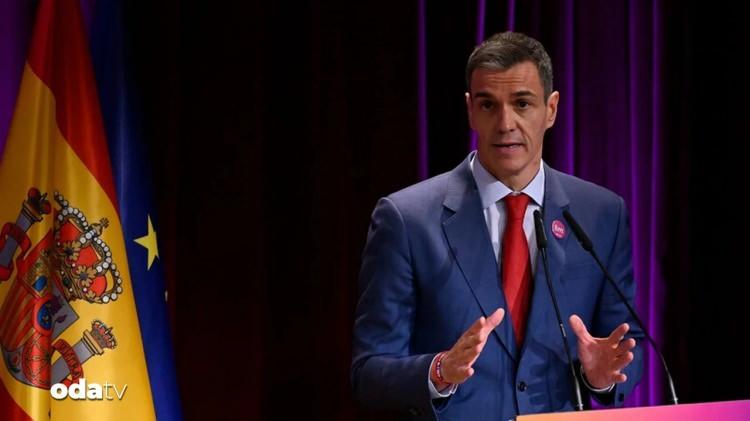 <p><span style="color:inherit"><strong><span style="color:rgb(178, 34, 34)">PEDRO SANCHEZ</span>&nbsp; |&nbsp; İspanya Başkanı</strong></span></p>

<p>&nbsp;</p>

<p><span style="color:inherit">AB i&ccedil;indeki siyasi ağı ve Akdeniz stratejik etkisi ile k&uuml;resel krizlerde s&ouml;z sahibidir.</span></p>

<p>&nbsp;</p>
