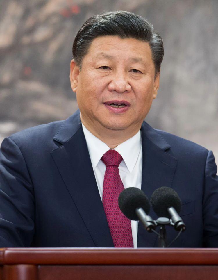 <p><strong><span style="color:rgb(178, 34, 34)">XI JINPING&nbsp;</span>&nbsp;|&nbsp; &Ccedil;in Lideri</strong></p>

<p>&nbsp;</p>

<p>D&uuml;nyanın en b&uuml;y&uuml;k n&uuml;fusu ve &uuml;retim kapasitesiyle, ekonomik ve askeri olarak k&uuml;resel dengeyi belirleyebilecek g&uuml;&ccedil;te.</p>
