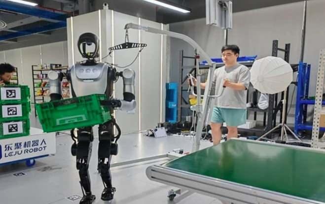 <p>ROBOT EĞİTMENİ</p>

<p>Yapay zek&acirc; sistemlerini eğitmek i&ccedil;in veri hazırlıyor ve robotların davranışlarını test ediyor.&nbsp;</p>
