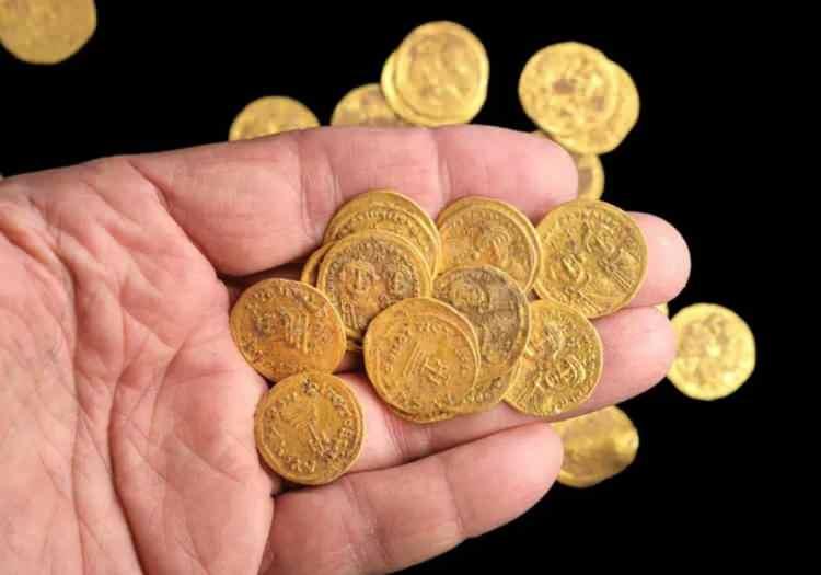 <p>Fransa'nın resmi darphanesi Monnaie de Paris, koleksiyonuna katmak i&ccedil;in a&ccedil;ık artırmada 19 altın sikke satın aldı.&nbsp;</p>
