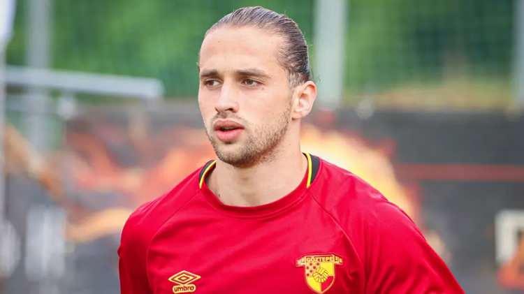 <p>G&ouml;ztepe'nin Arda Okan i&ccedil;in yaklaşık 10 milyon euro bonservis talep ettiği belirtilirken, Fenerbah&ccedil;e'nin bu y&uuml;ksek bedeli d&uuml;ş&uuml;rmek amacıyla takas form&uuml;l&uuml;n&uuml; devreye sokacağı ifade edildi.</p>
