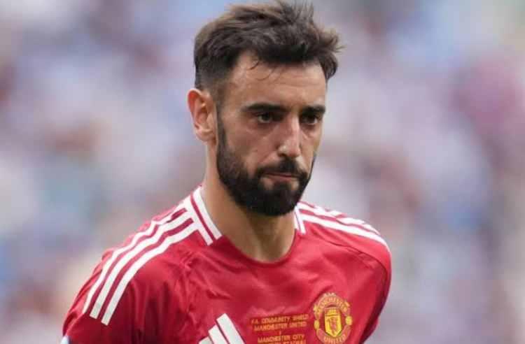 <p>Galatasaray 10 numara krizini 10 numara bir transfer ile bitirmek &uuml;zere...<br />
<br />
Manchester United ile kontrat yenilemeyen Bruno Fernandes'e reddedilemeyecek bir teklifte bulunan Cim Bom, İngiliz deviyle masaya oturuyor. "Yılın bombası" her an patlayabilir.<br />
<br />
(FANATİK)</p>
