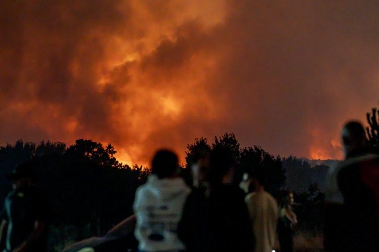 <p>Yangınlar ABD Ulusal Havacılık ve Uzay Dairesi NASA'yı da etkiledi. NASA'nın İspanya'daki &uuml;&ccedil; uzay iletişim tesisinden biri tahliye edildi. Bu durum, ajansın uzay sondalarıyla iletişim kurma kapasitesini de etkiledi. İletişim faaliyetleri ge&ccedil;ici olarak ABD'nin Kaliforniya eyaletindeki Goldstone İstasyonu'na devredildi.</p>
