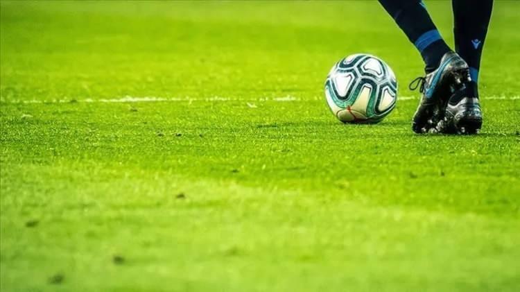 <p>D&uuml;nya futbol tarihinin gelmiş ge&ccedil;miş en iyi 40 futbolcusu a&ccedil;ıklandı. Givemesport kaynaklı listede zirvenin sahibi belli oldu.</p>

<p>&nbsp;</p>
