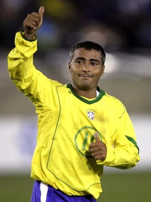 <p>22. ROMARIO</p>

<p>&nbsp;</p>
