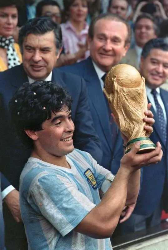 <p>4. DIEGO ARMANDO MARADONA</p>

<p>&nbsp;</p>

