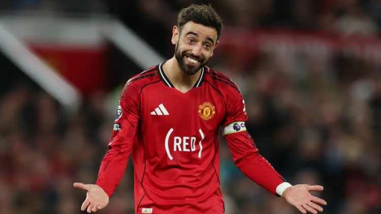 <p>Sarı-kırmızılıların yıldız futbolcu i&ccedil;in girişimlerini s&uuml;rd&uuml;r&uuml;p s&uuml;rd&uuml;rmeyeceği ise &ouml;n&uuml;m&uuml;zdeki s&uuml;re&ccedil;te netlik kazanacak.<br />
<br />
(AKŞAM)</p>
