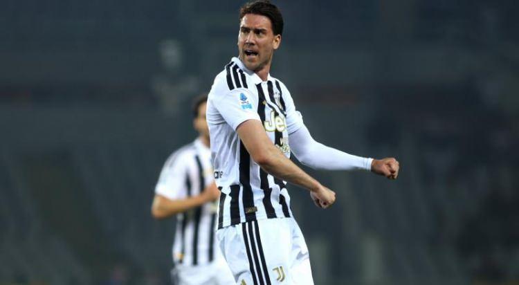 <p>Barcelona y&uuml;ksek maliyeti nedeniyle Dusan Vlahovic transferinde geri adım attı.<br />
<br />
Beşiktaş, Sırp golc&uuml;den yeniden &ouml;ne &ccedil;ıktı.<br />
<br />
(FANATİK)</p>
