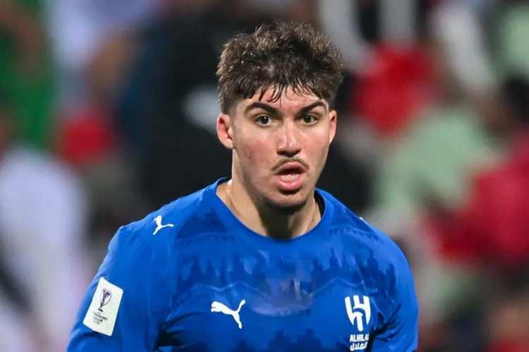 <p>Stoper transferi planlayan Fenerbah&ccedil;e, Yusuf Ak&ccedil;i&ccedil;ek'i yakından izliyor.<br />
<br />
20 yaşındaki savunmacının Al-Hilal'den kiralanması g&uuml;ndemde.<br />
<br />
(FOTOMA&Ccedil;)</p>
