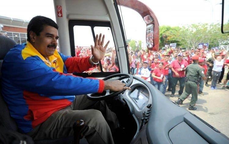 <p><strong><span style="color:#B22222">NİCOLAS MADURO</span>&nbsp; |&nbsp; OTOB&Uuml;S ŞOF&Ouml;R&Uuml; MADURO</strong></p>
