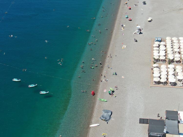 <p>Kotan, aşırı sıcaklar nedeniyle sahada g&ouml;rev yapan belediye &ccedil;alışanlarının 11.00 ile 15.00 saatleri arasında dinlendirileceğini duyurdu.</p>
