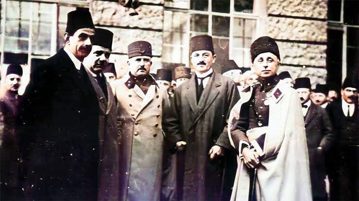 <p>Terakkiperver Cumhuriyet Fırkası (TCF), siyasi g&ouml;r&uuml;ş ayrılıkları, otoriterleşme endişesi ve devrimlerin yapılma hızı konusundaki fikir &ccedil;atışmaları nedeniyle kurulmuştur.</p>
