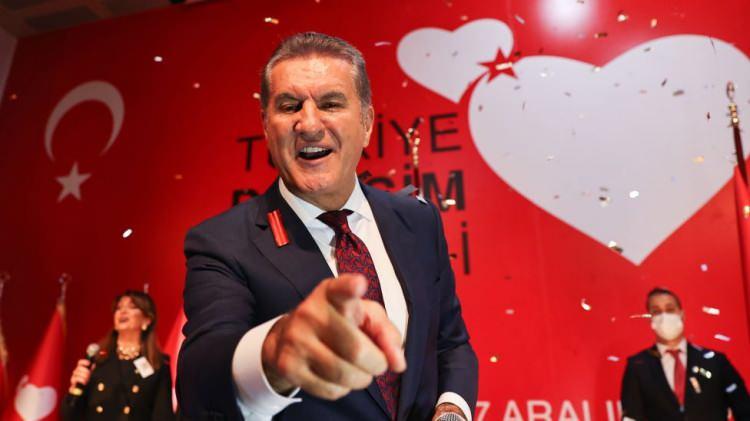 <p>T&uuml;rkiye Değişim Partisi (TDP), 17 Aralık 2020 tarihinde Mustafa Sarıg&uuml;l liderliğinde kurulan ve 23 Haziran 2023'te Cumhuriyet Halk Partisi (CHP) ile birleşerek hukuki varlığı sona eren siyasi bir partidir.</p>
