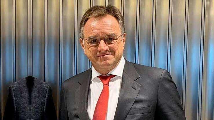 <p><strong>MEHMET SİNAN</strong></p>

<p>Net Değer: $2.6B</p>
