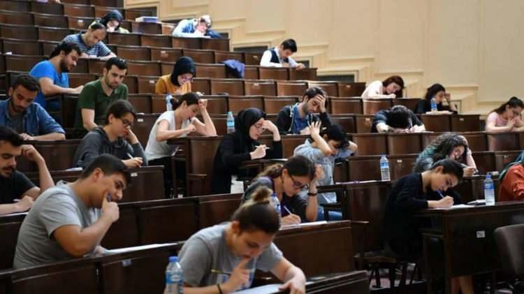 <p>PİLOTAJ B&Ouml;L&Uuml;M&Uuml;NE EK &Ouml;DEME</p>

<p>&nbsp;</p>

<p>Bu yıl T&Uuml;İK'in a&ccedil;ıkladığı rakamlara g&ouml;re, lisans mezunlarında aylık ortalama kazancı en y&uuml;ksek b&ouml;l&uuml;m&uuml;n pilotaj olduğu g&ouml;r&uuml;ld&uuml;.&nbsp;</p>
